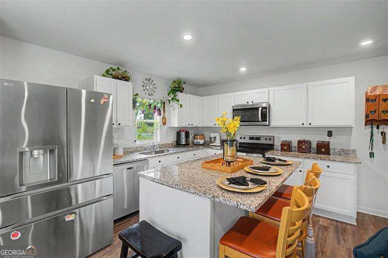 635 Tudor Street Property Photo 10