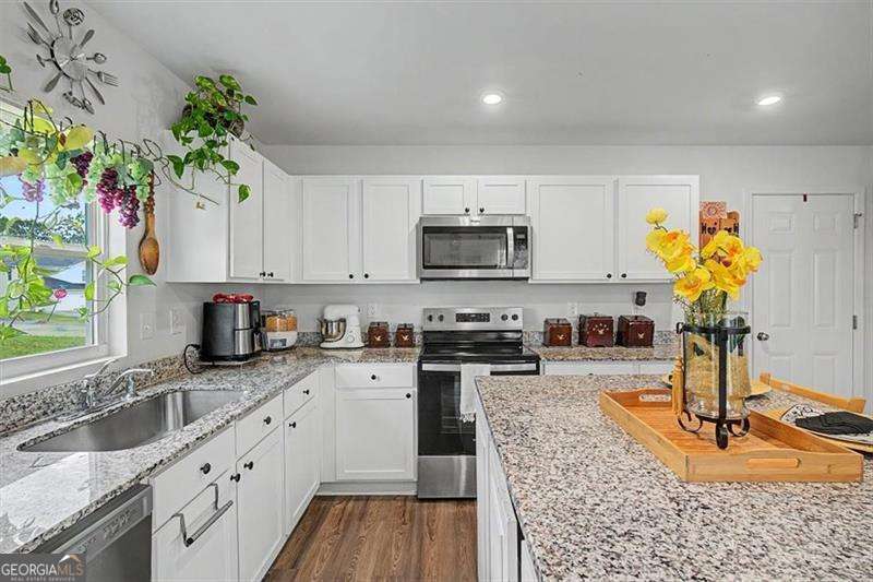 635 Tudor Street Property Photo 12