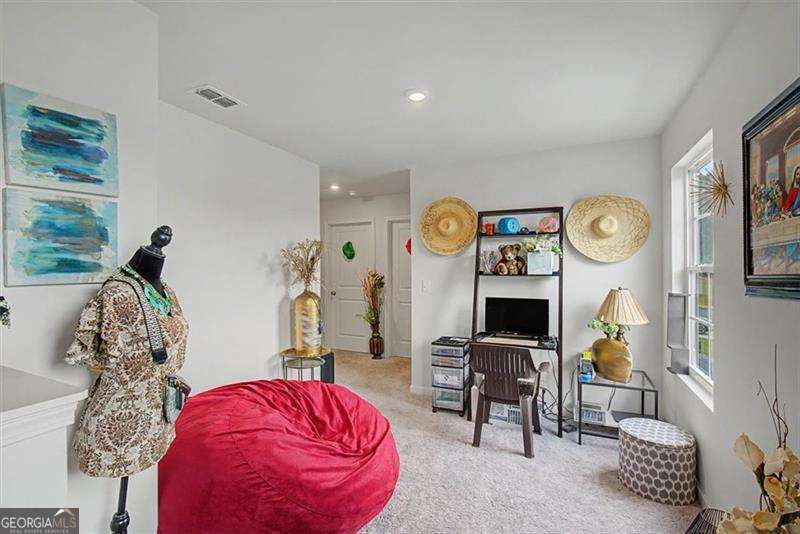 635 Tudor Street Property Photo 15