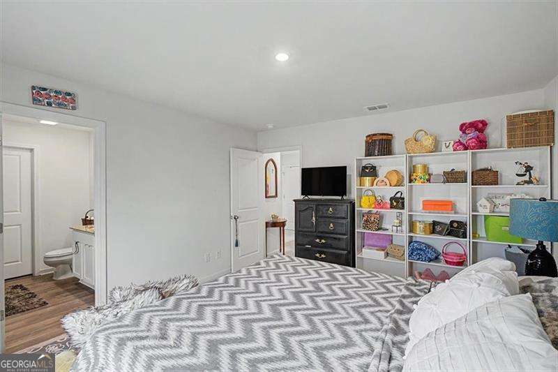 635 Tudor Street Property Photo 17