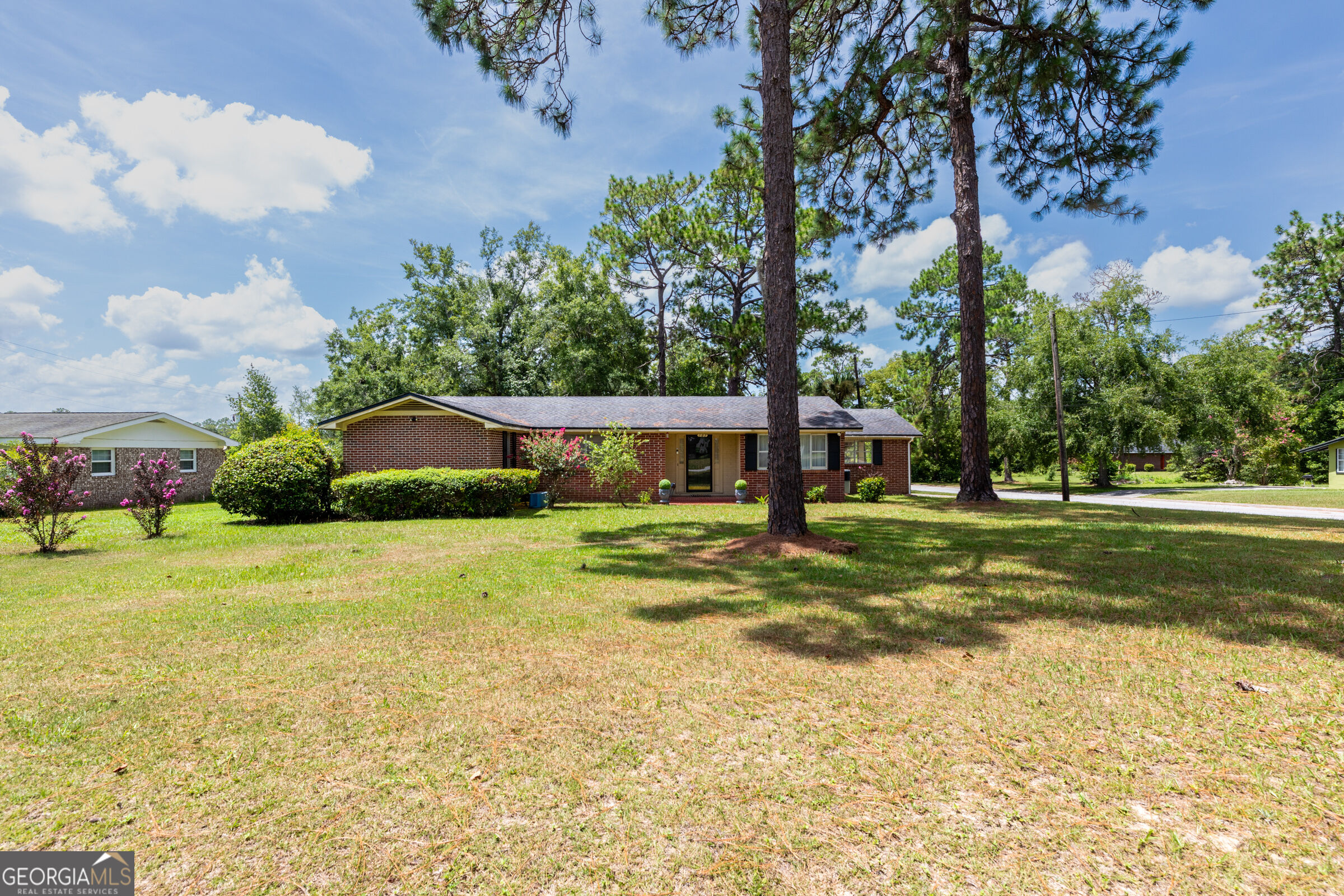107 Community Drive Property Photo 3