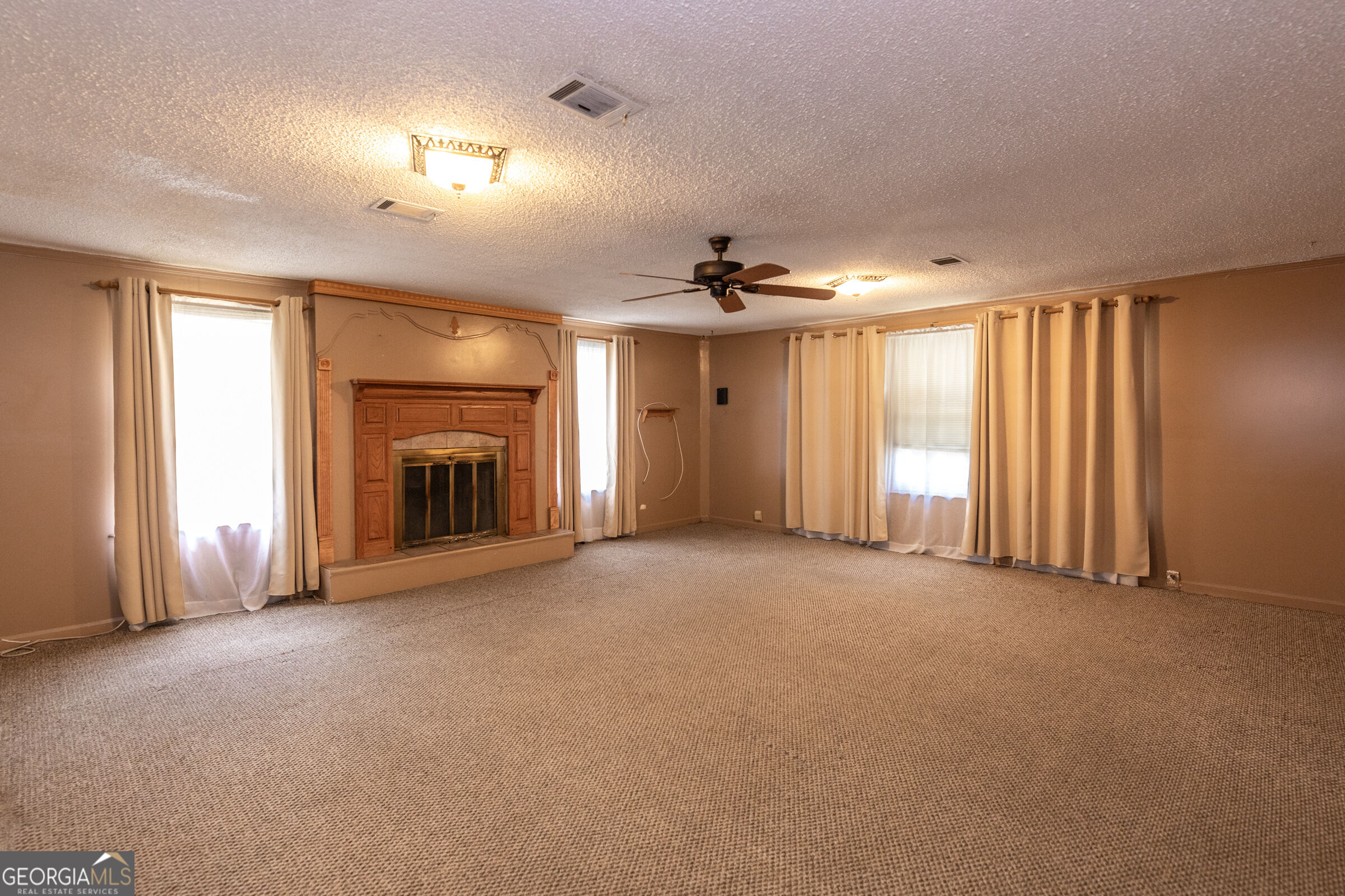 107 Community Drive Property Photo 9