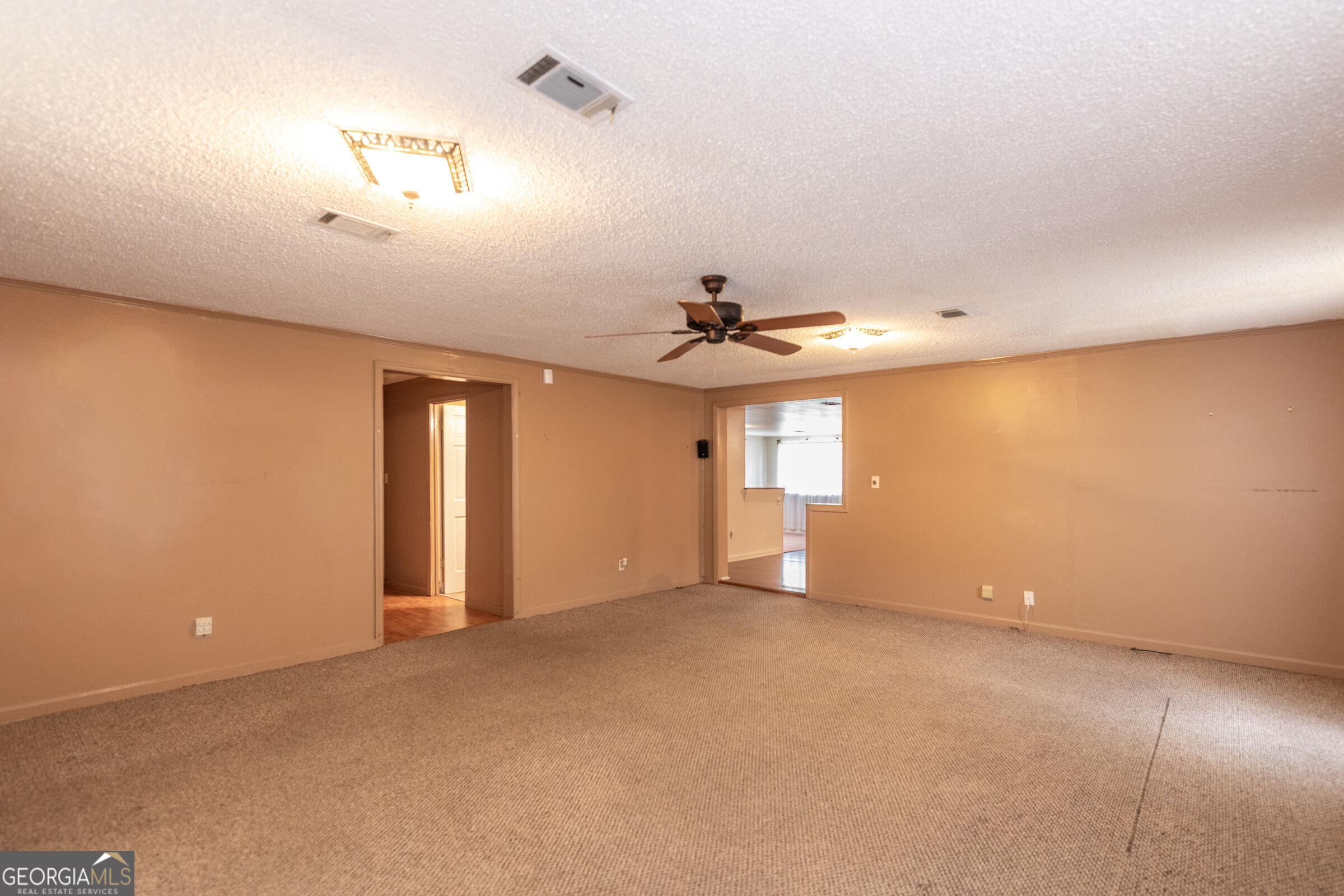 107 Community Drive Property Photo 10