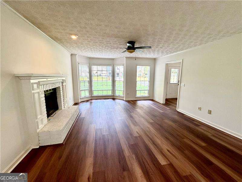 926 W Mill Trace Nw Property Photo 7