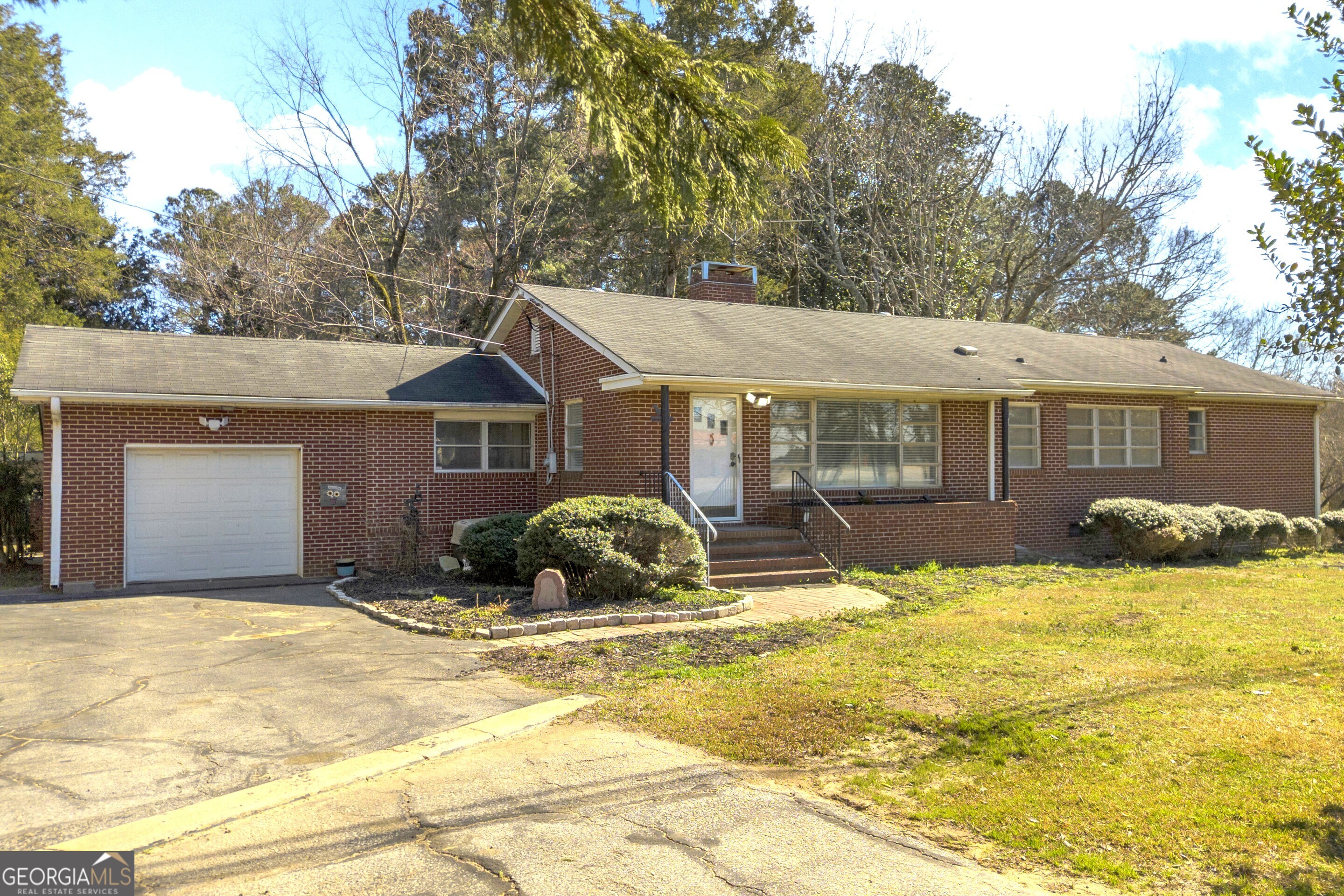 1651 Athens Highway Property Photo 1