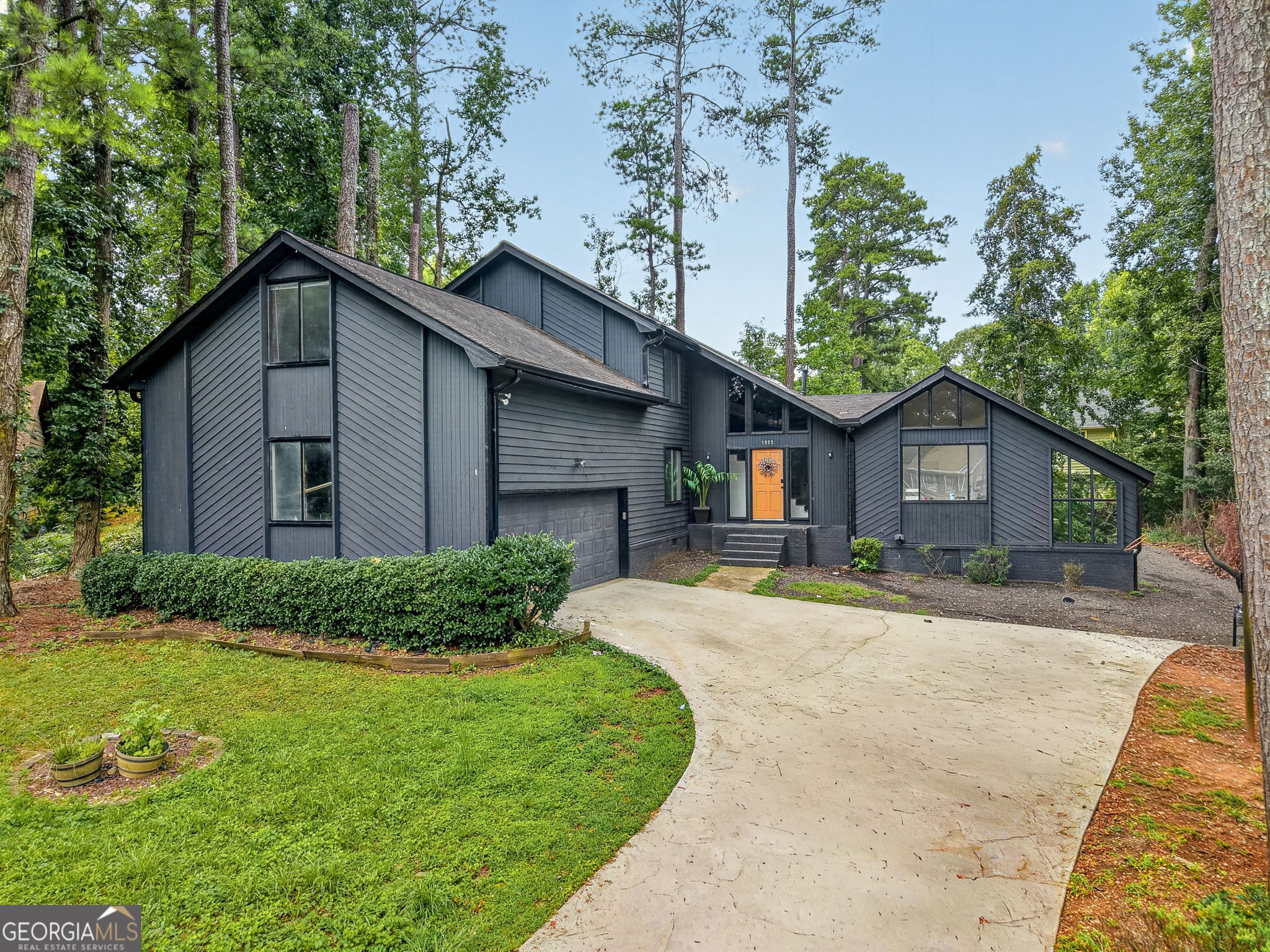 1553 Bell Flower Court Property Photo 2