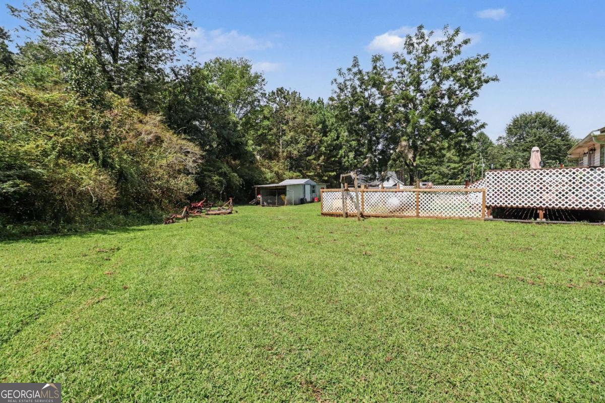 88 Old Waco Road Property Photo 6