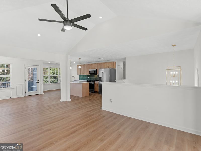 6060 Winston Trace Property Photo 7
