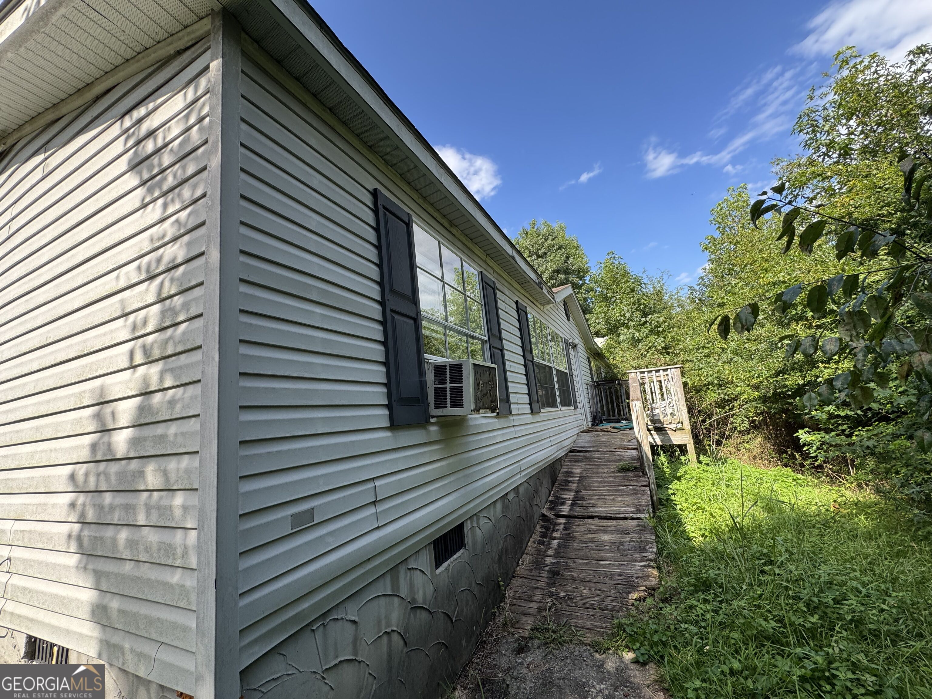 1675 Highway 101 S Property Photo 2