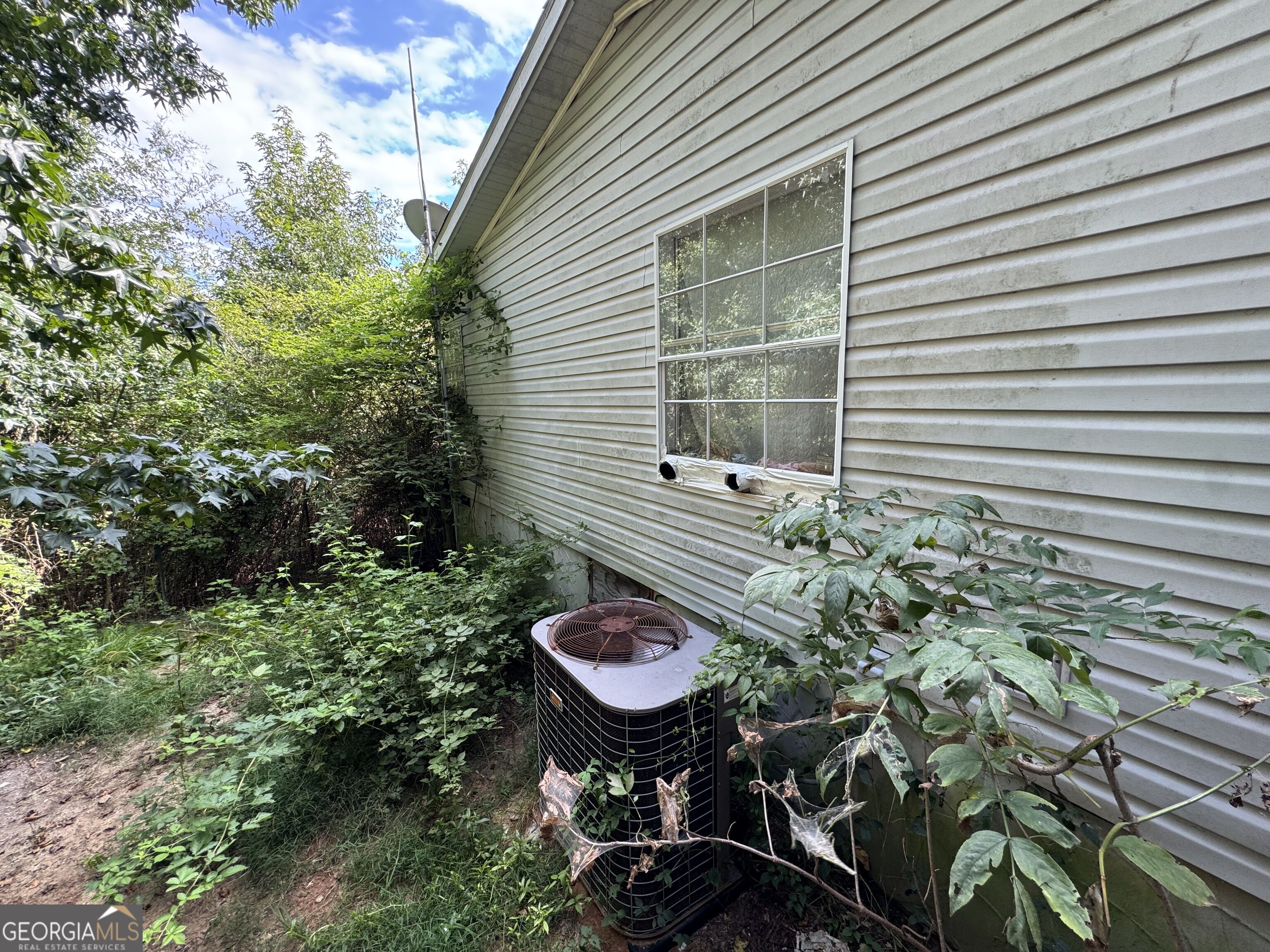 1675 Highway 101 S Property Photo 3