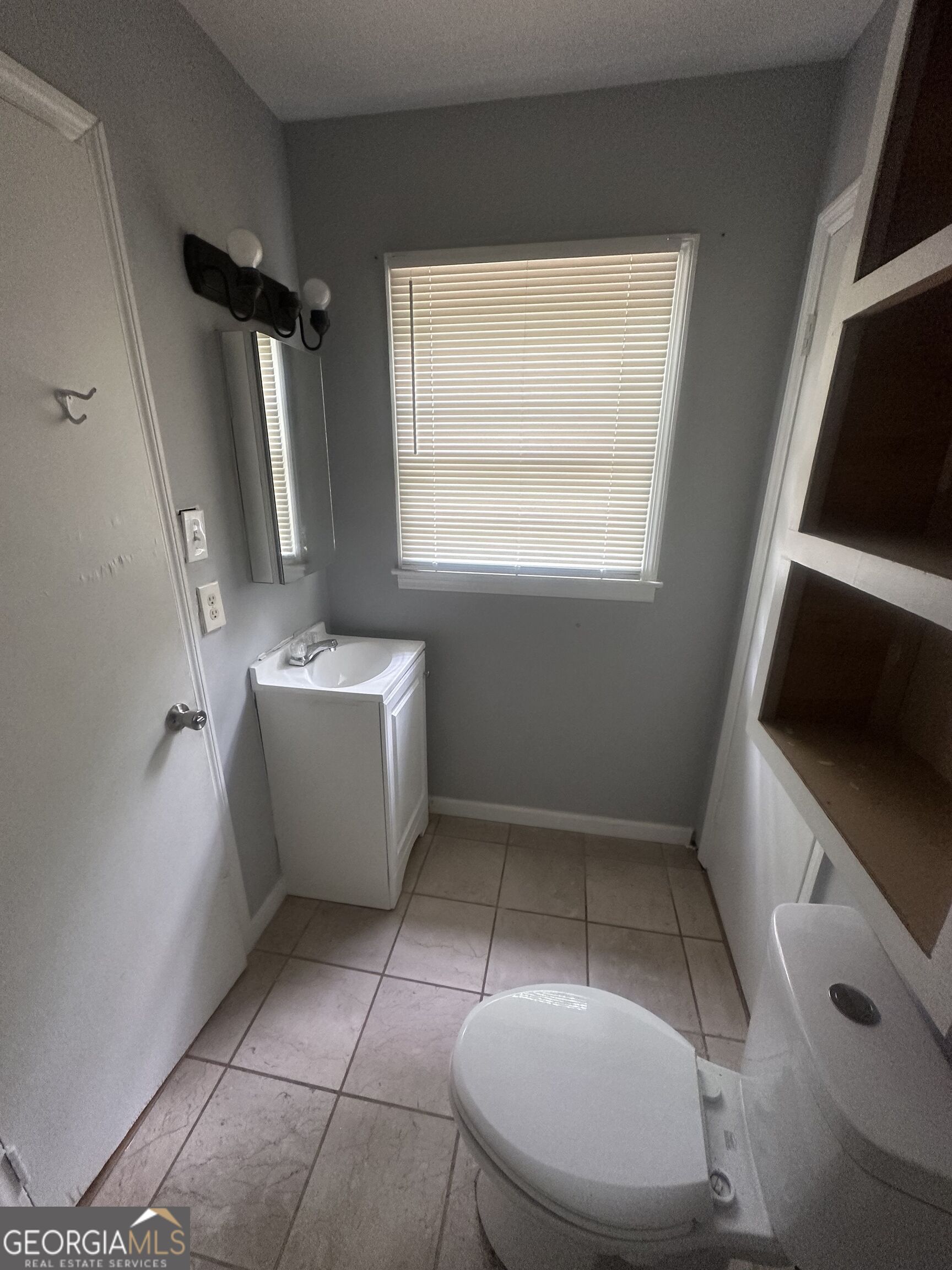 2638 Deeb Drive Property Photo 5