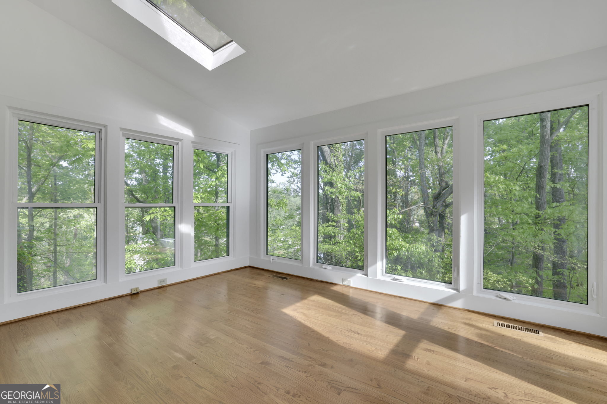 2588 Oakwood Way Se Property Photo 24