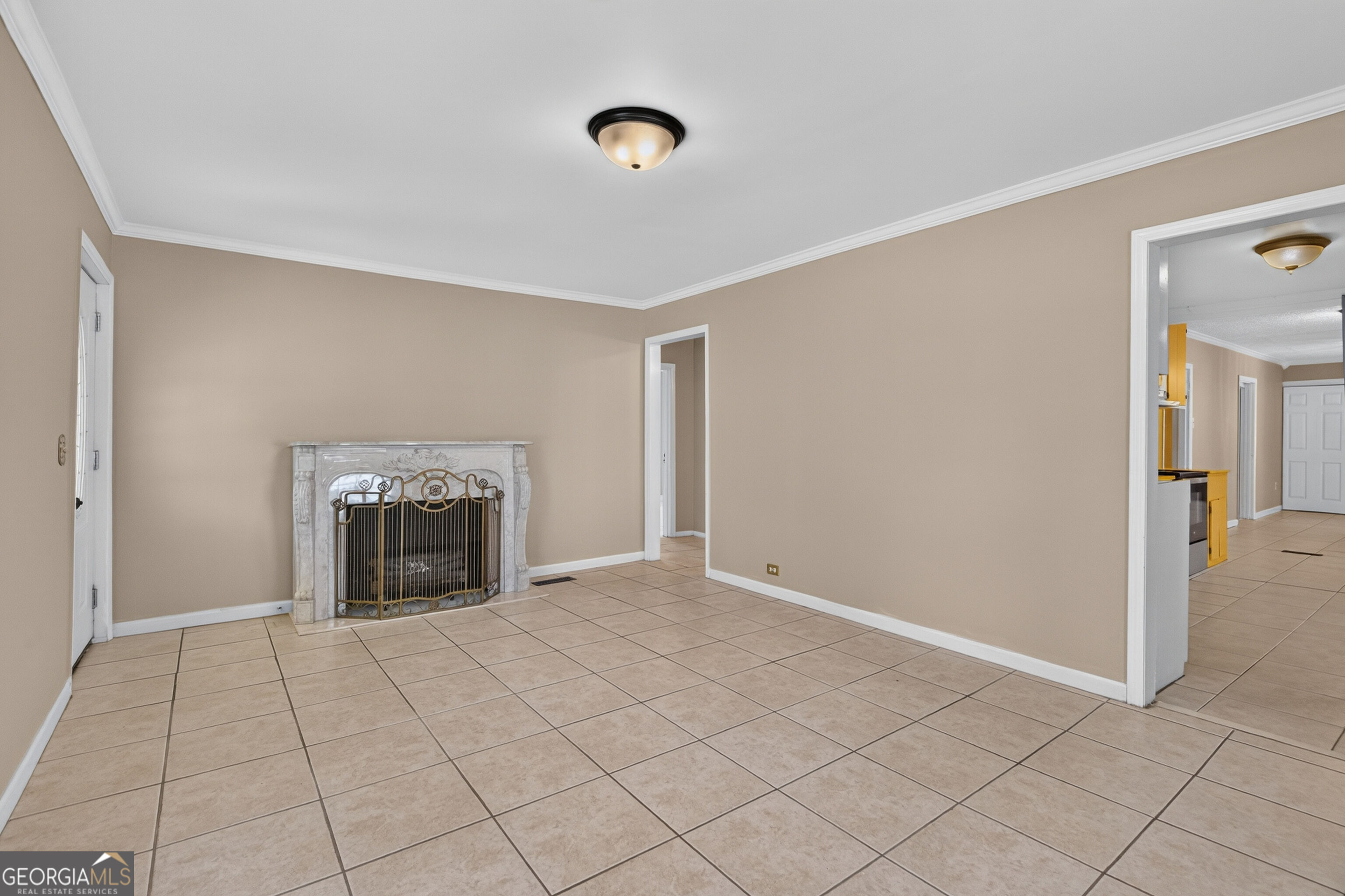 2229 Lee Street Property Photo 4