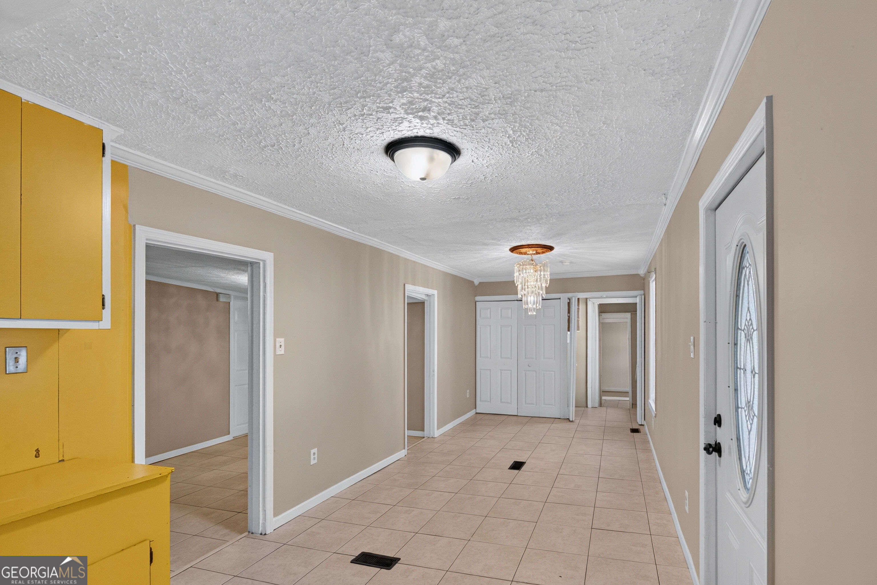 2229 Lee Street Property Photo 7
