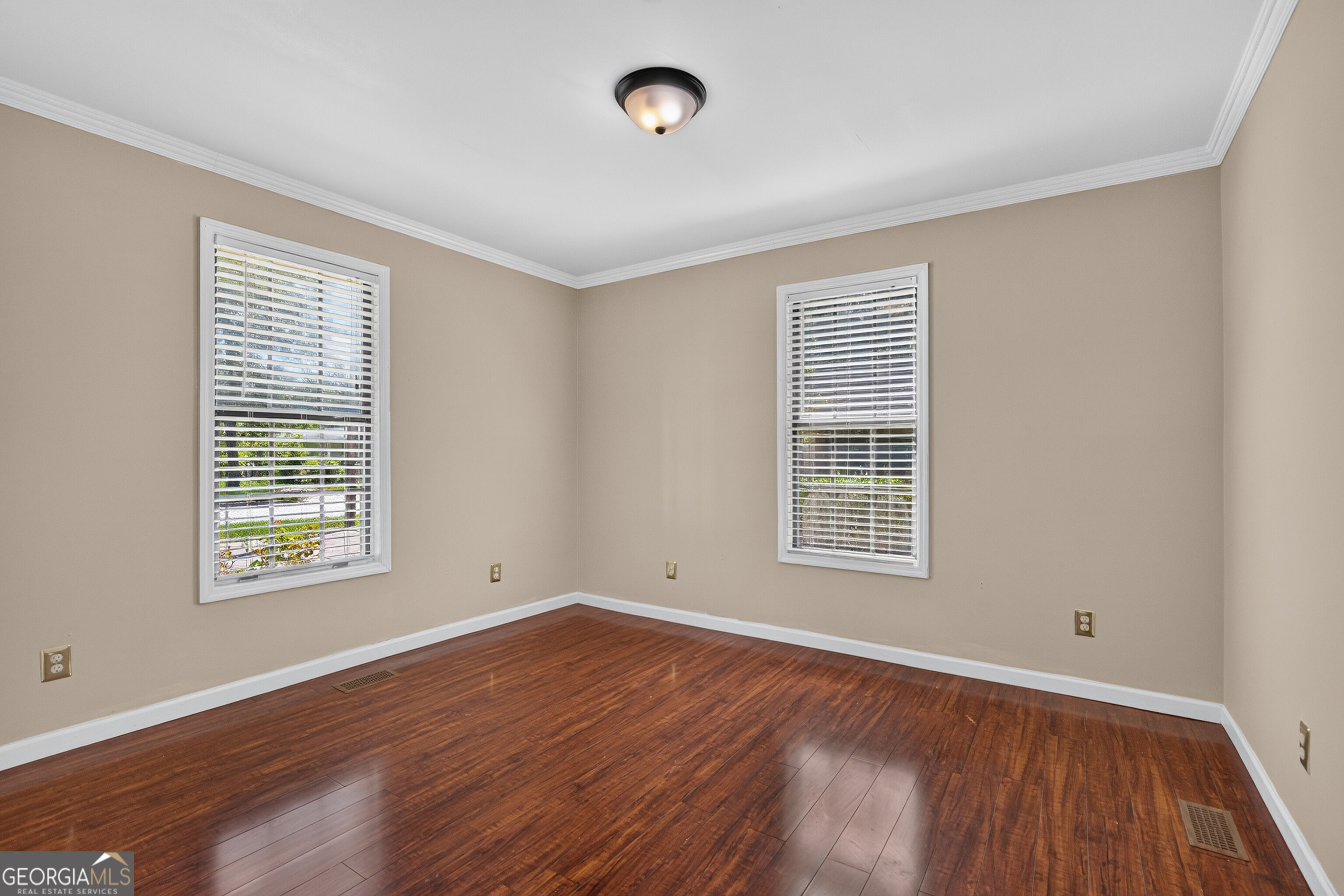 2229 Lee Street Property Photo 17