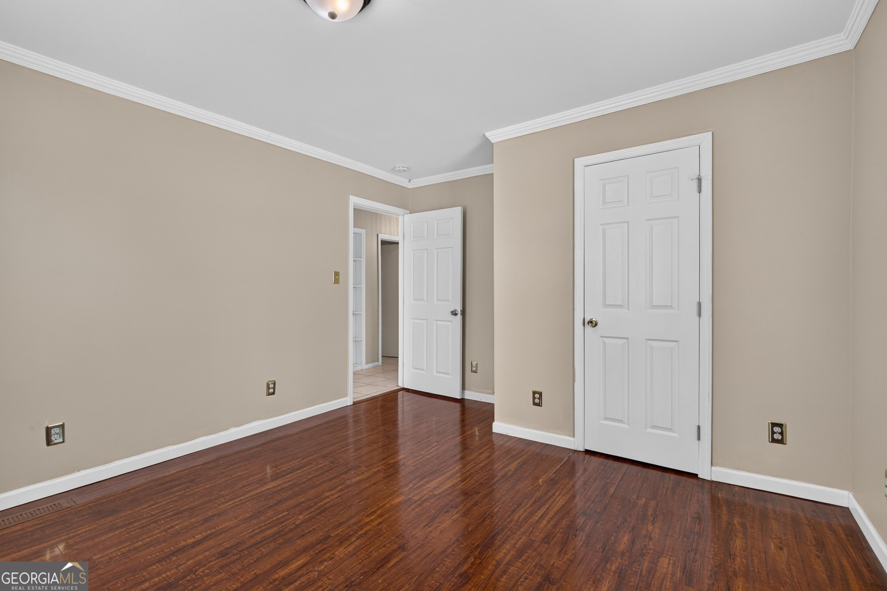 2229 Lee Street Property Photo 18
