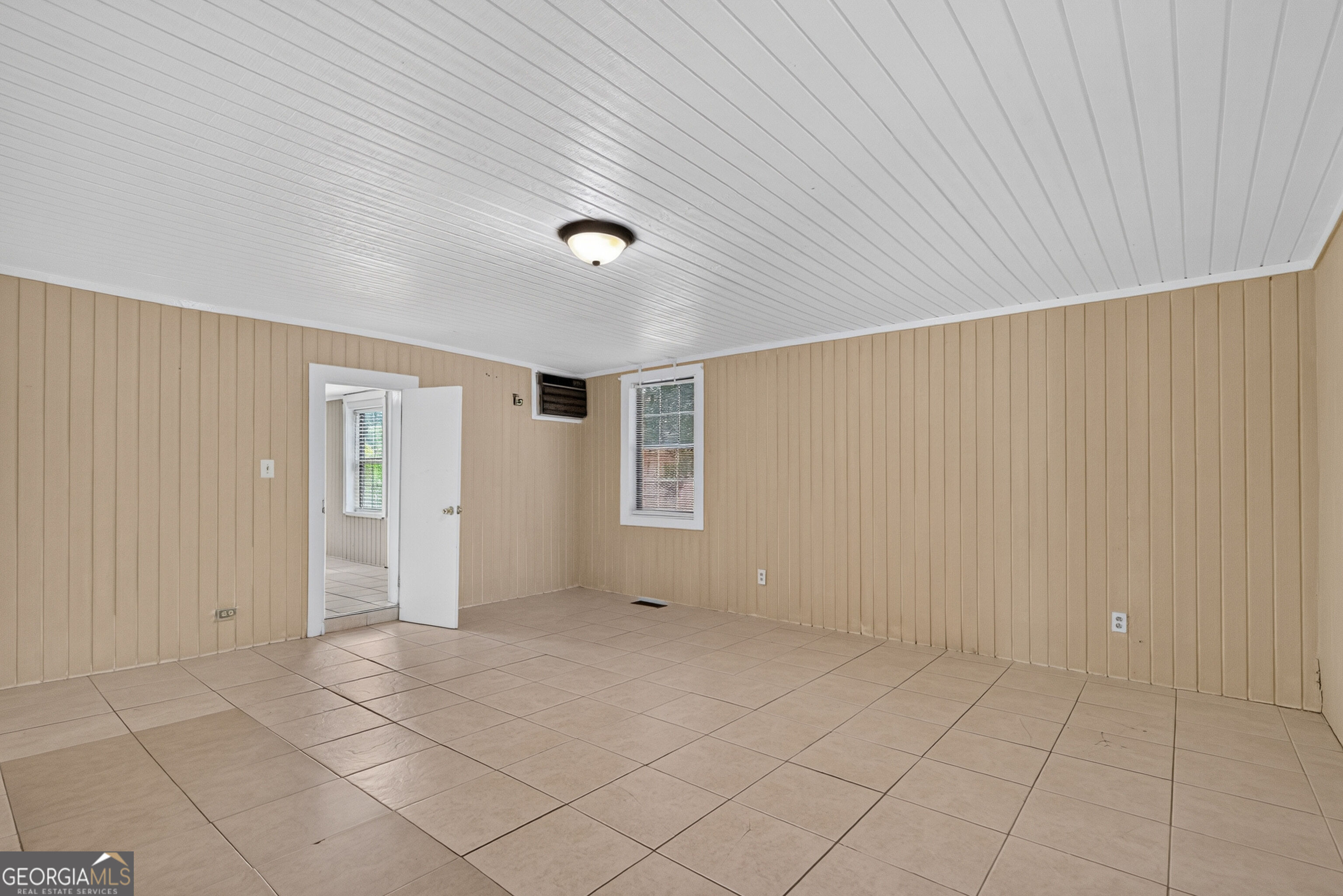 2229 Lee Street Property Photo 20