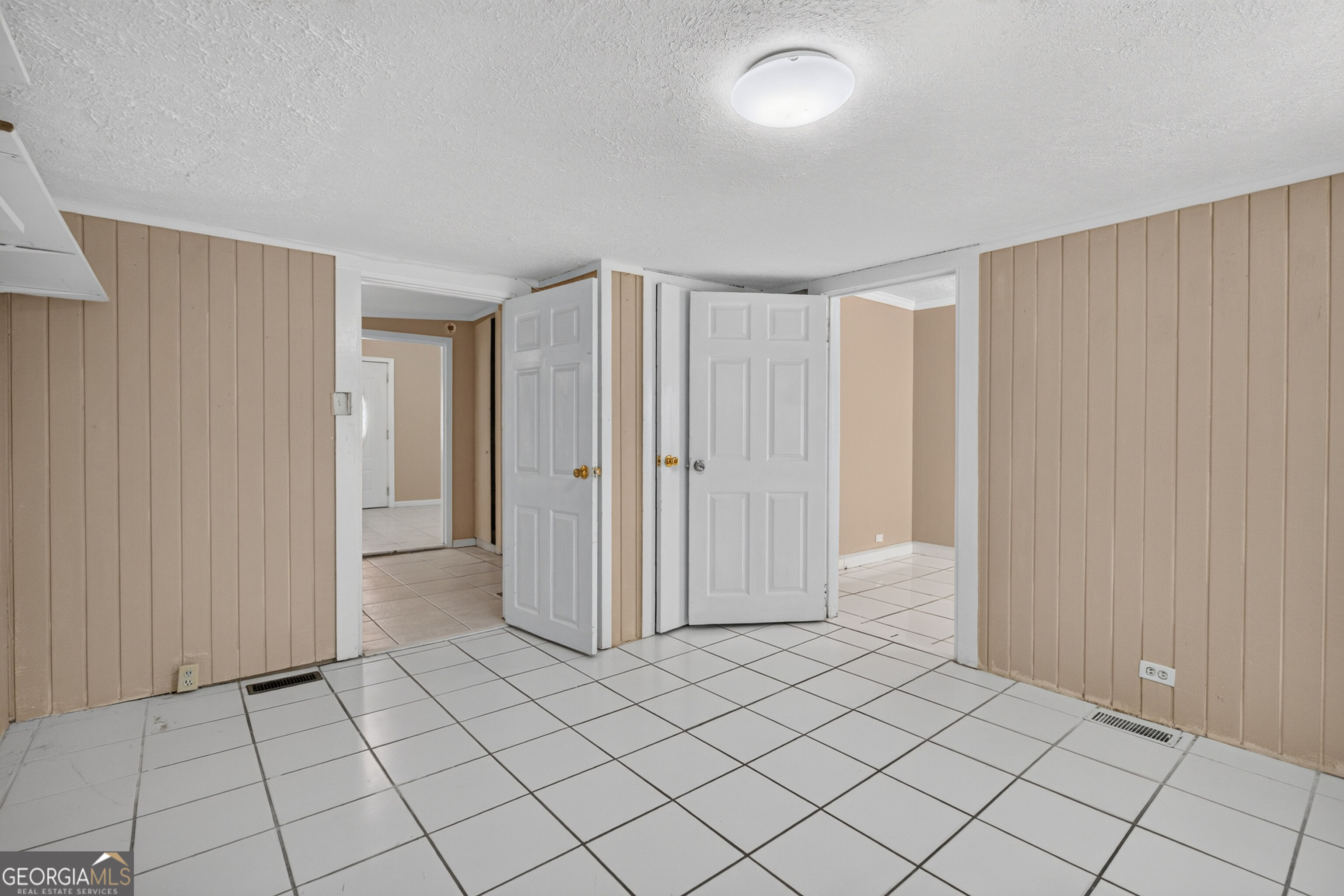 2229 Lee Street Property Photo 22