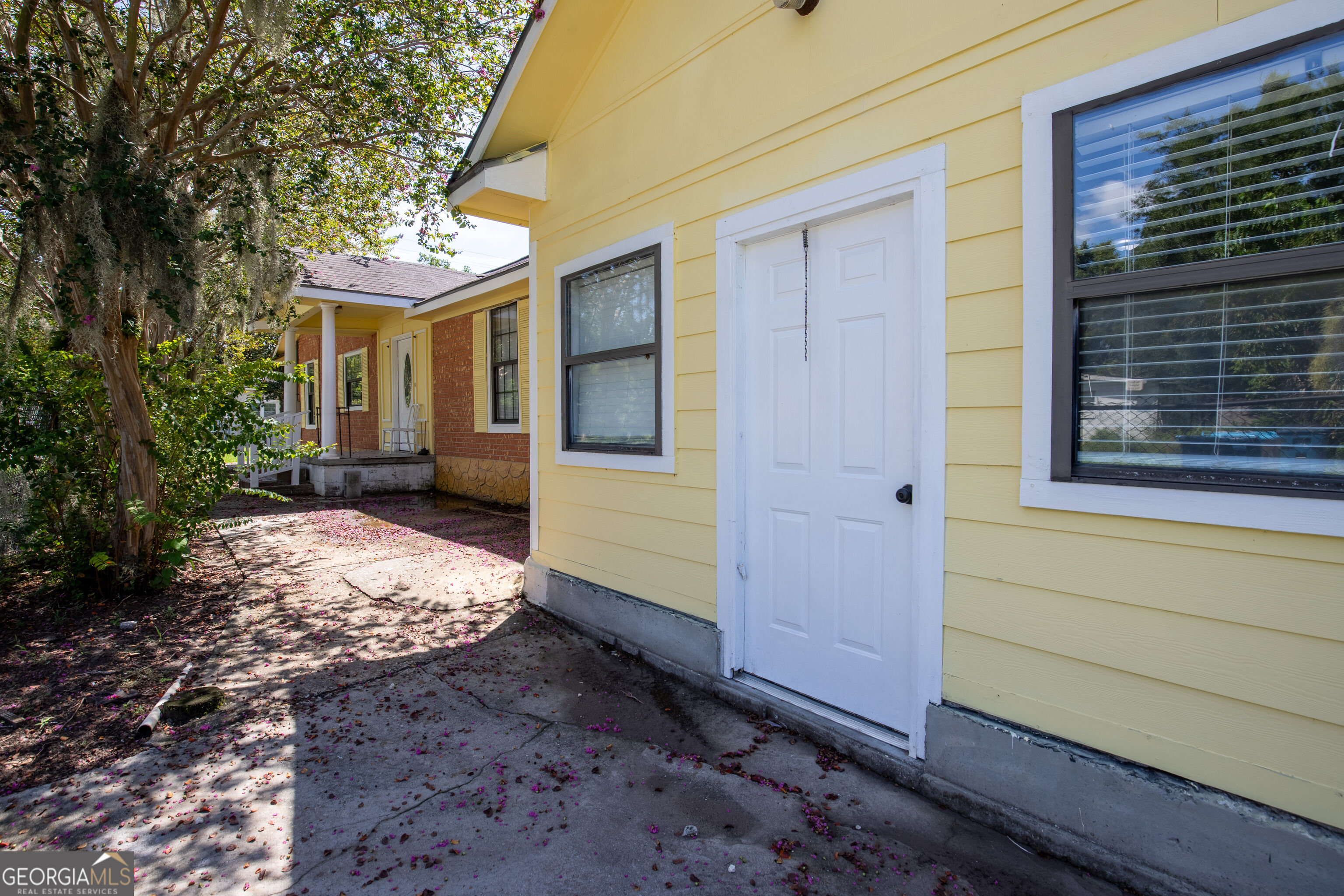 2229 Lee Street Property Photo 25