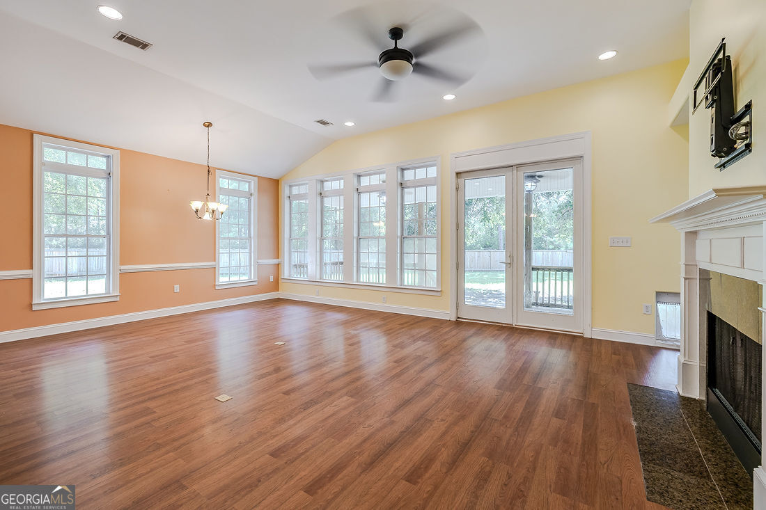 104 Myrtlewood Court Property Photo 8