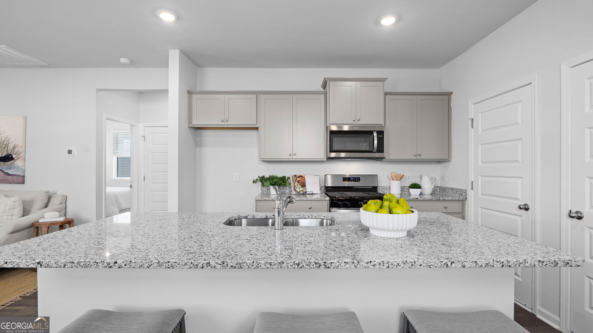 408 Mims Street Property Photo 3
