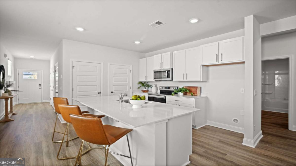 408 Mims Street Property Photo 6