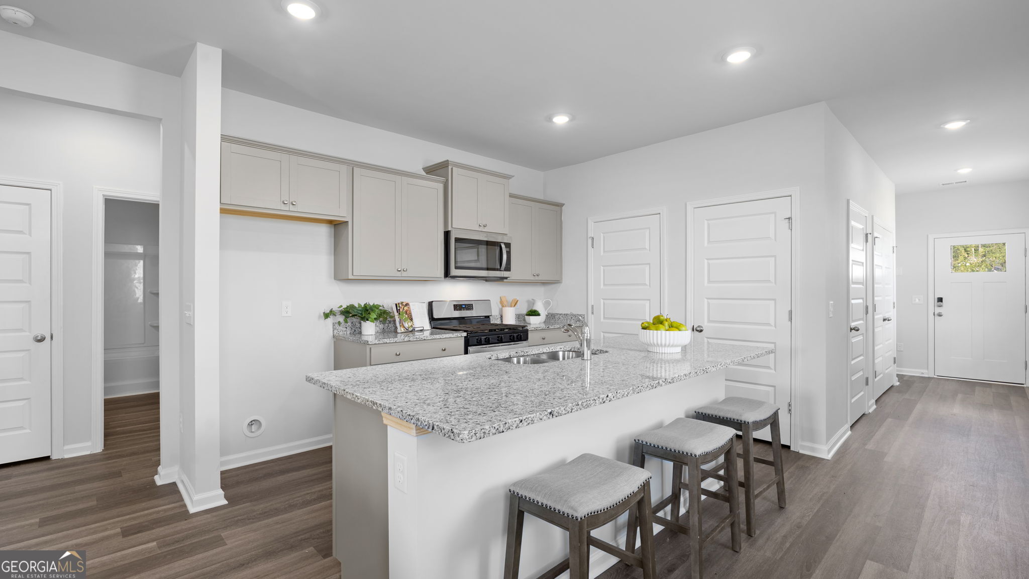408 Mims Street Property Photo 6