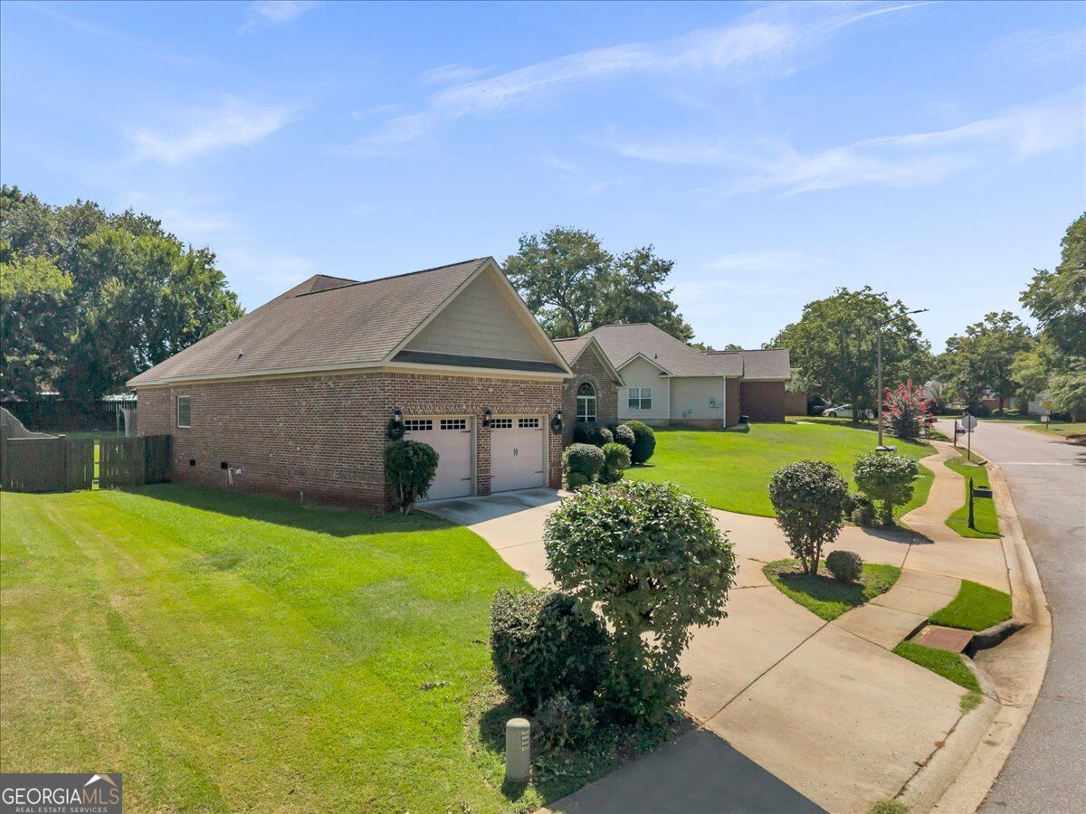 805 Arbor Lane Property Photo 41