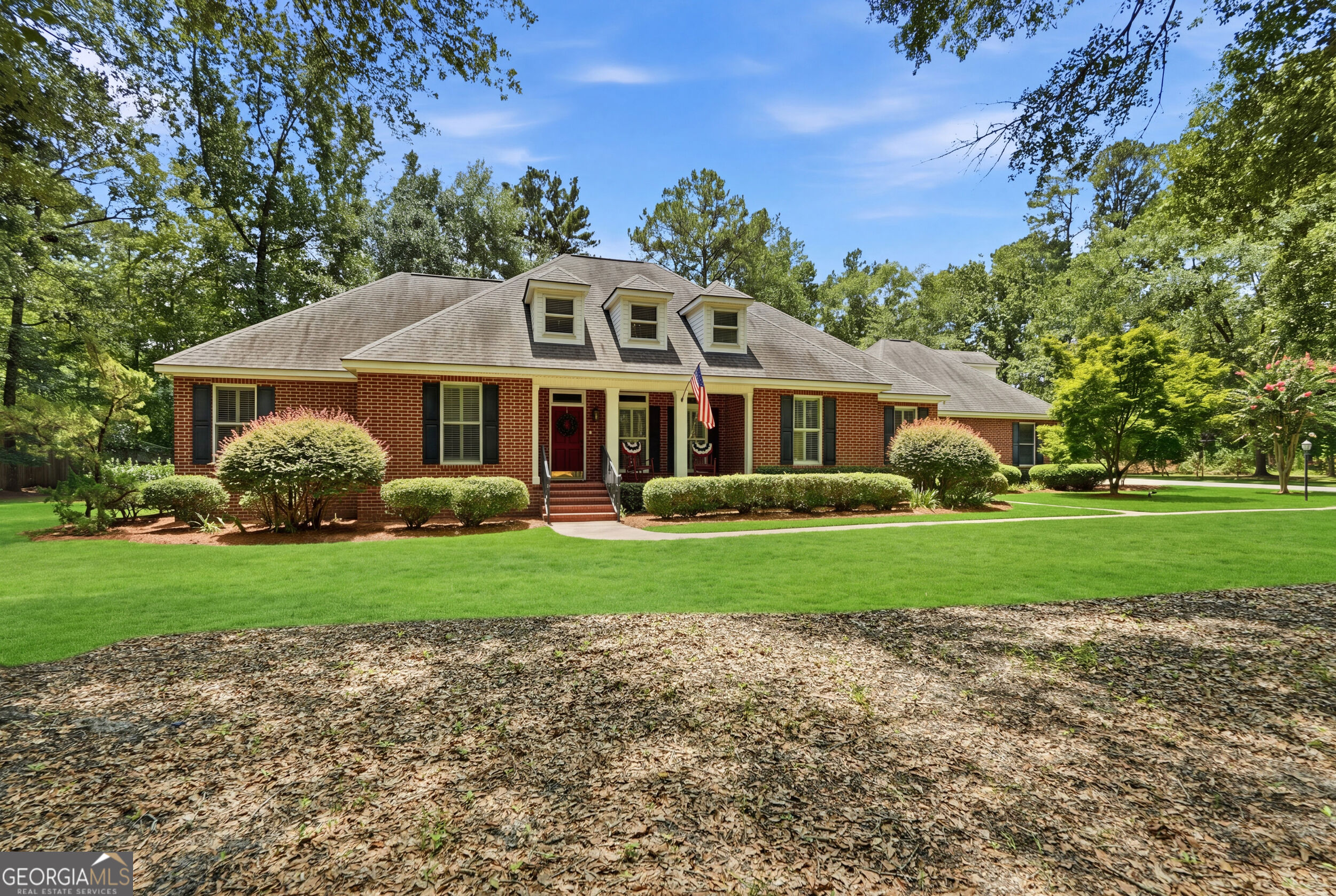 399 Creekside Cove Property Photo 2