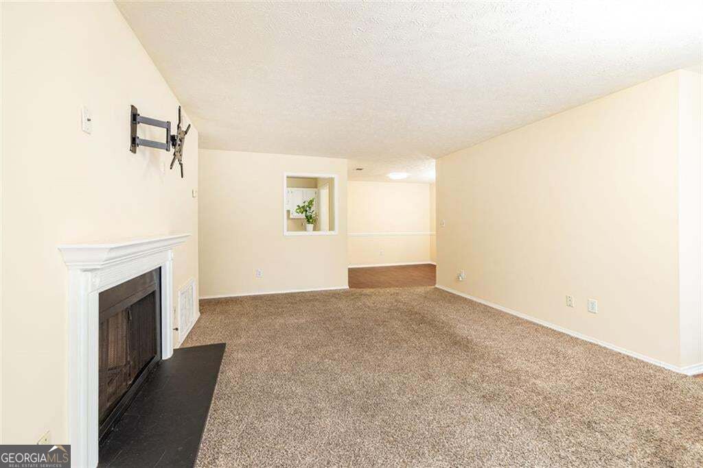 910 Augusta Drive Se Property Photo 7