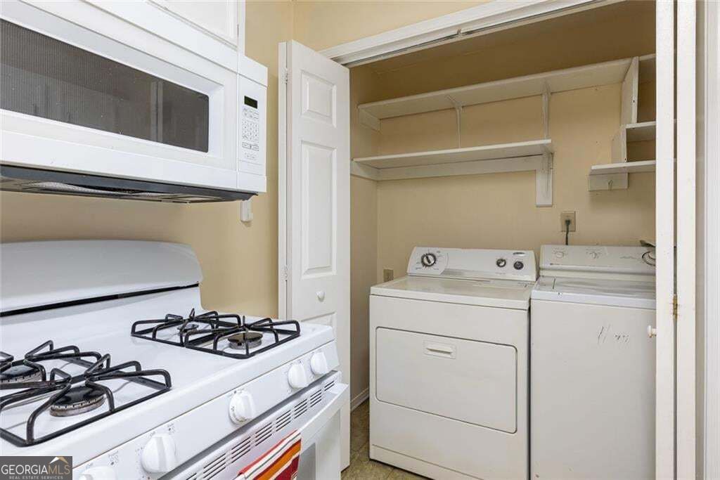 910 Augusta Drive Se Property Photo 15