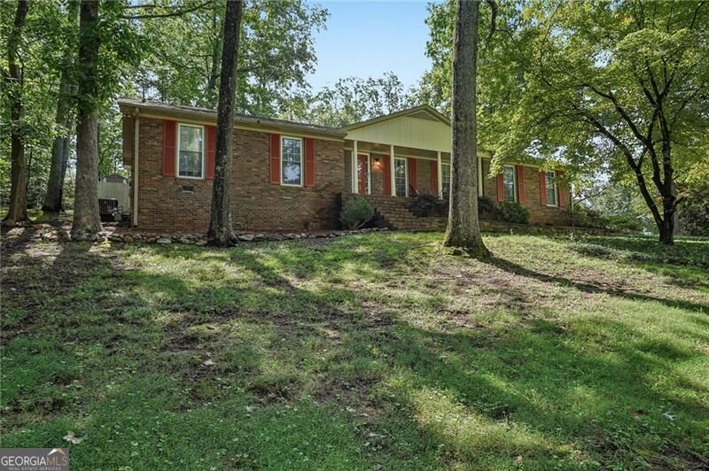 1025 Greenwood Acres Drive Property Photo 4