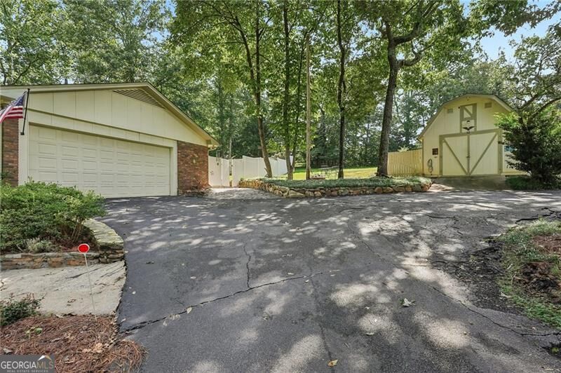 1025 Greenwood Acres Drive Property Photo 35