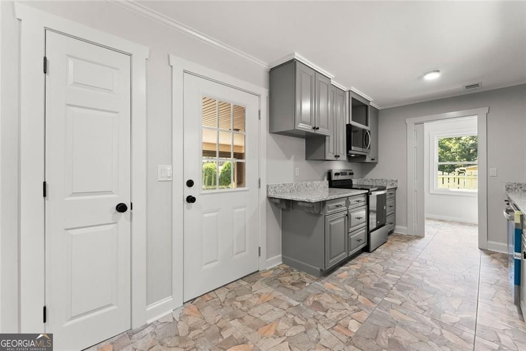 5850 Norton Circle Property Photo 14