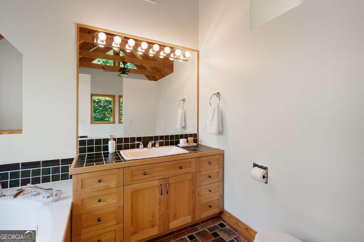 464 Poole Road Property Photo 13