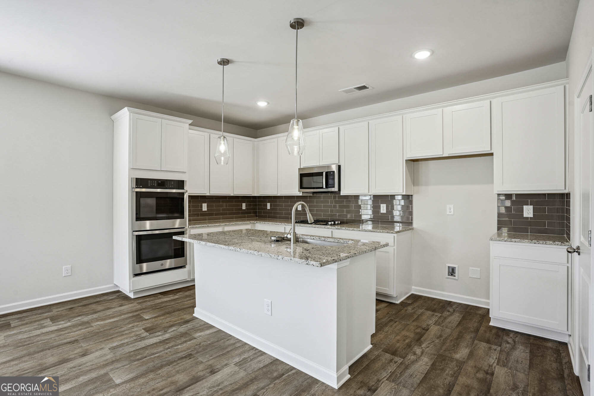 425 Orwell Drive Property Photo 12