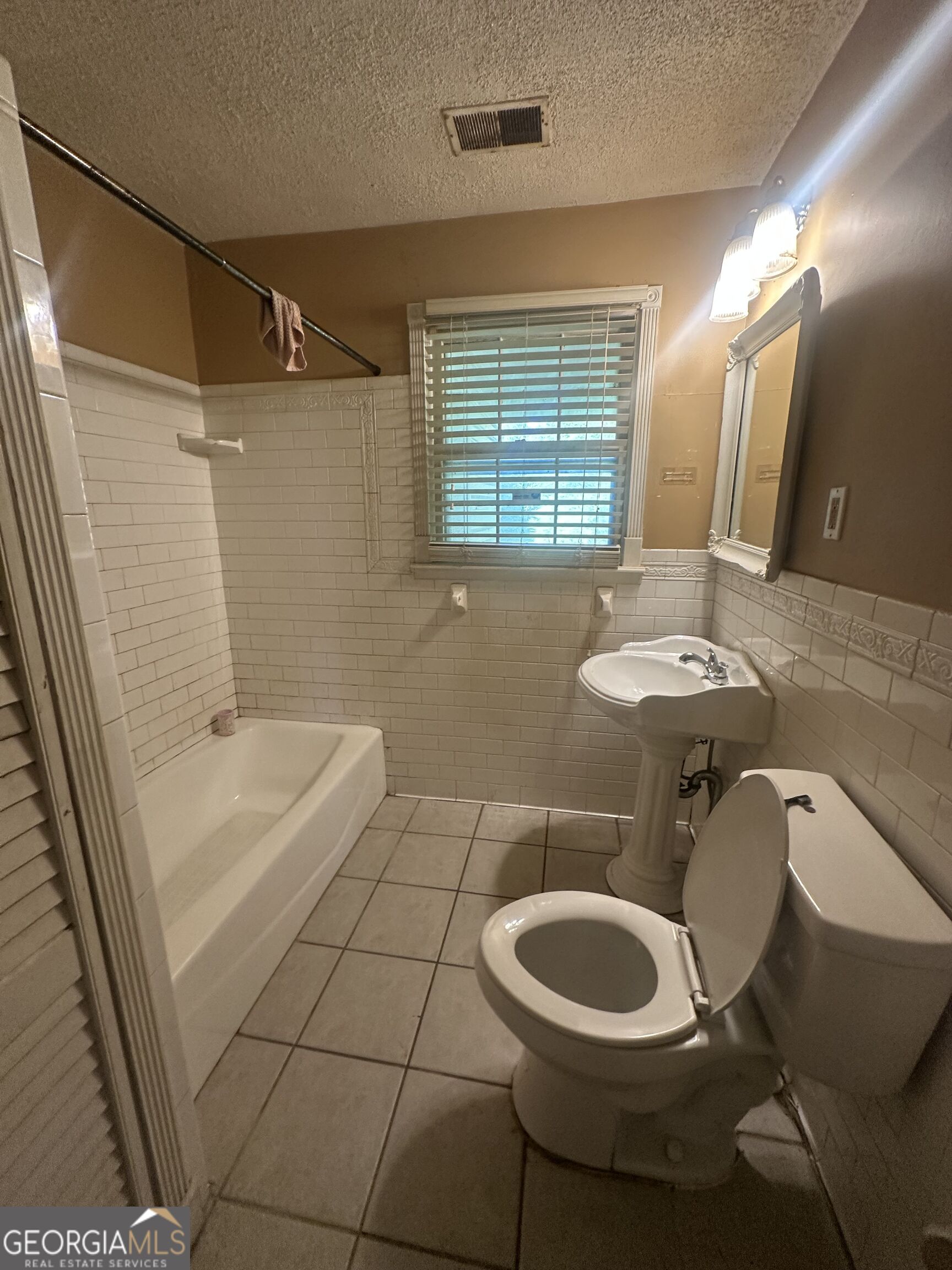 3939 Bloomfield Drive Property Photo 5