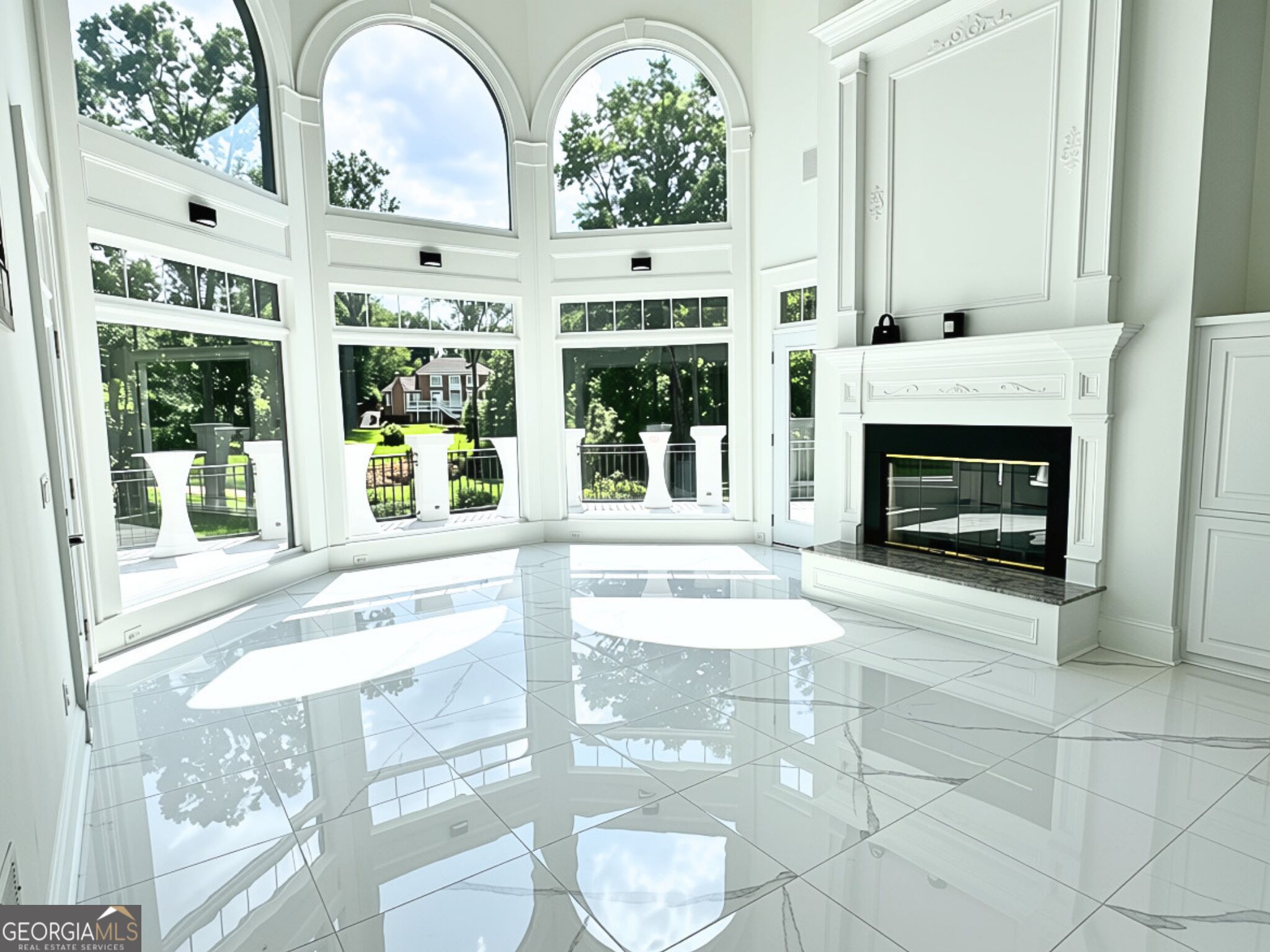302 Shadow Glen Property Photo 4