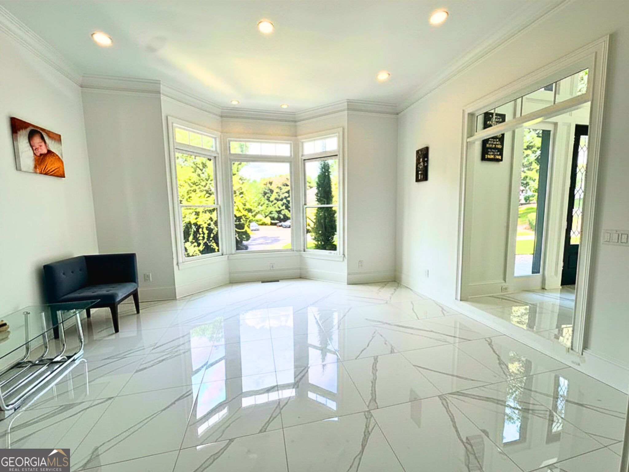 302 Shadow Glen Property Photo 5