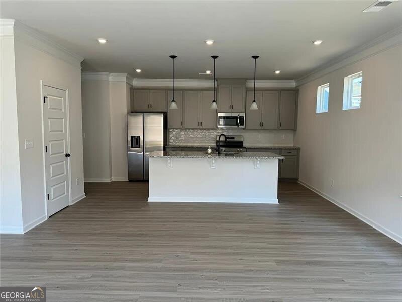 425 Perth Drive Property Photo 16