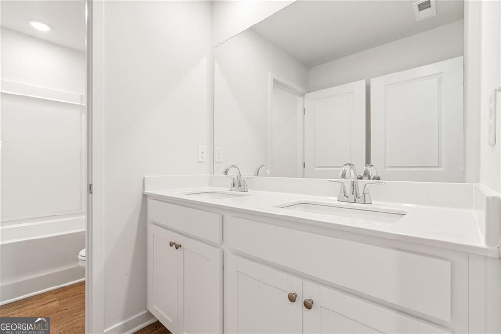 549 Baynes Court Property Photo 12