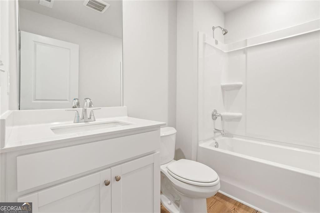 549 Baynes Court Property Photo 16
