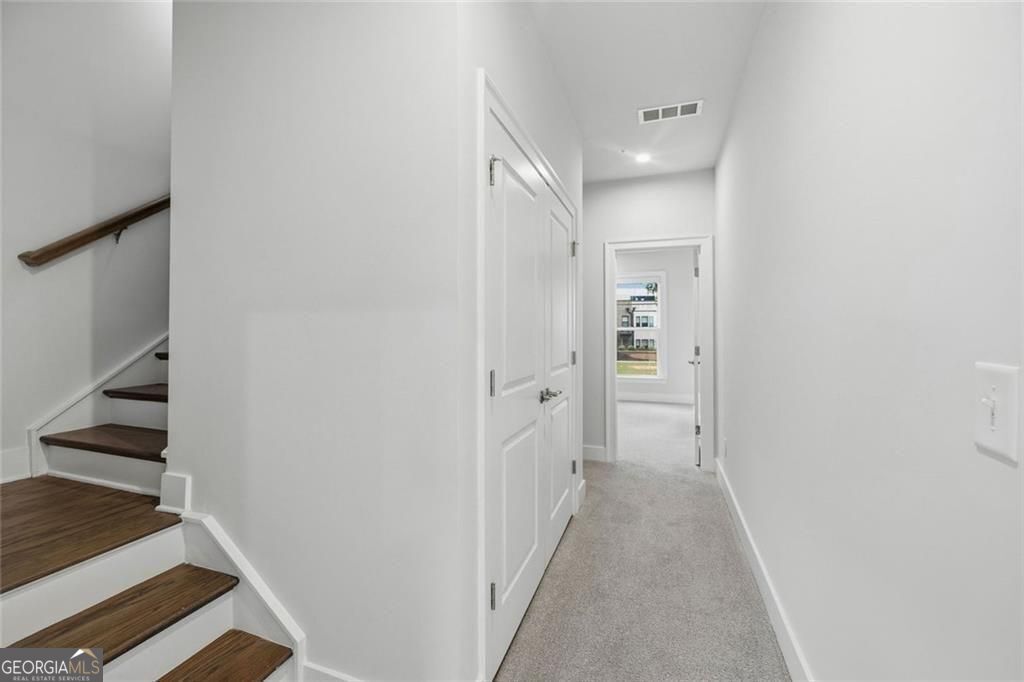 1012 Burnside Lane Nw Property Photo 20