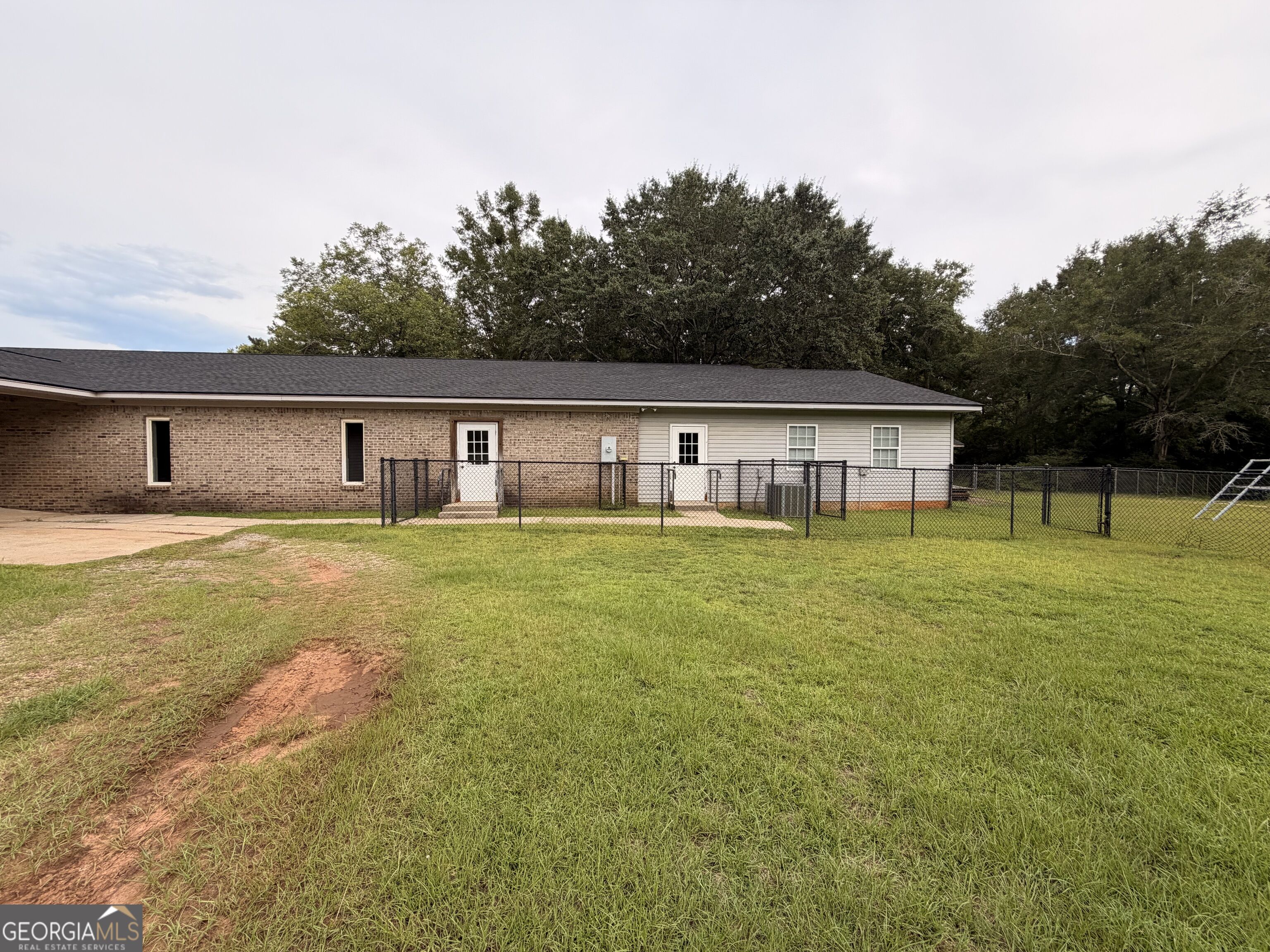 2340 Albany Highway Property Photo 3