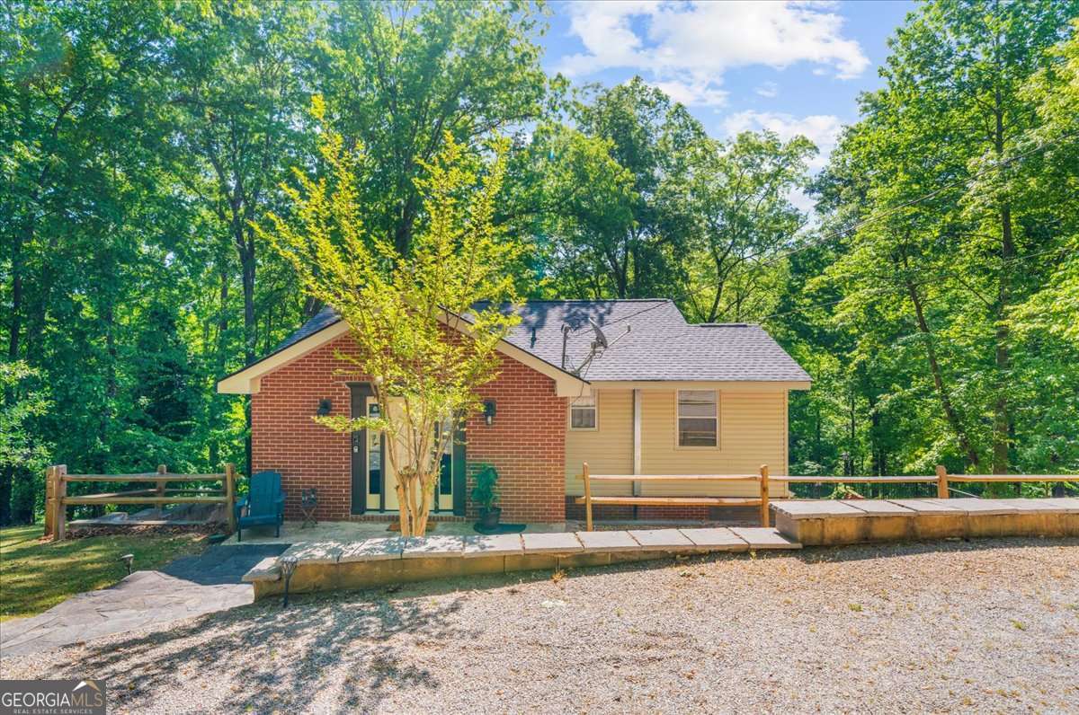 9670 Lee Circle Property Photo 3