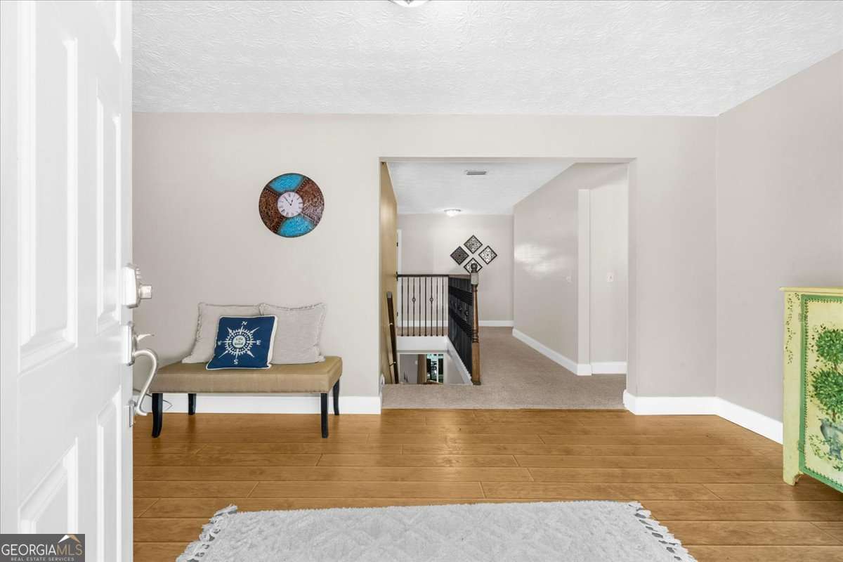 9670 Lee Circle Property Photo 5
