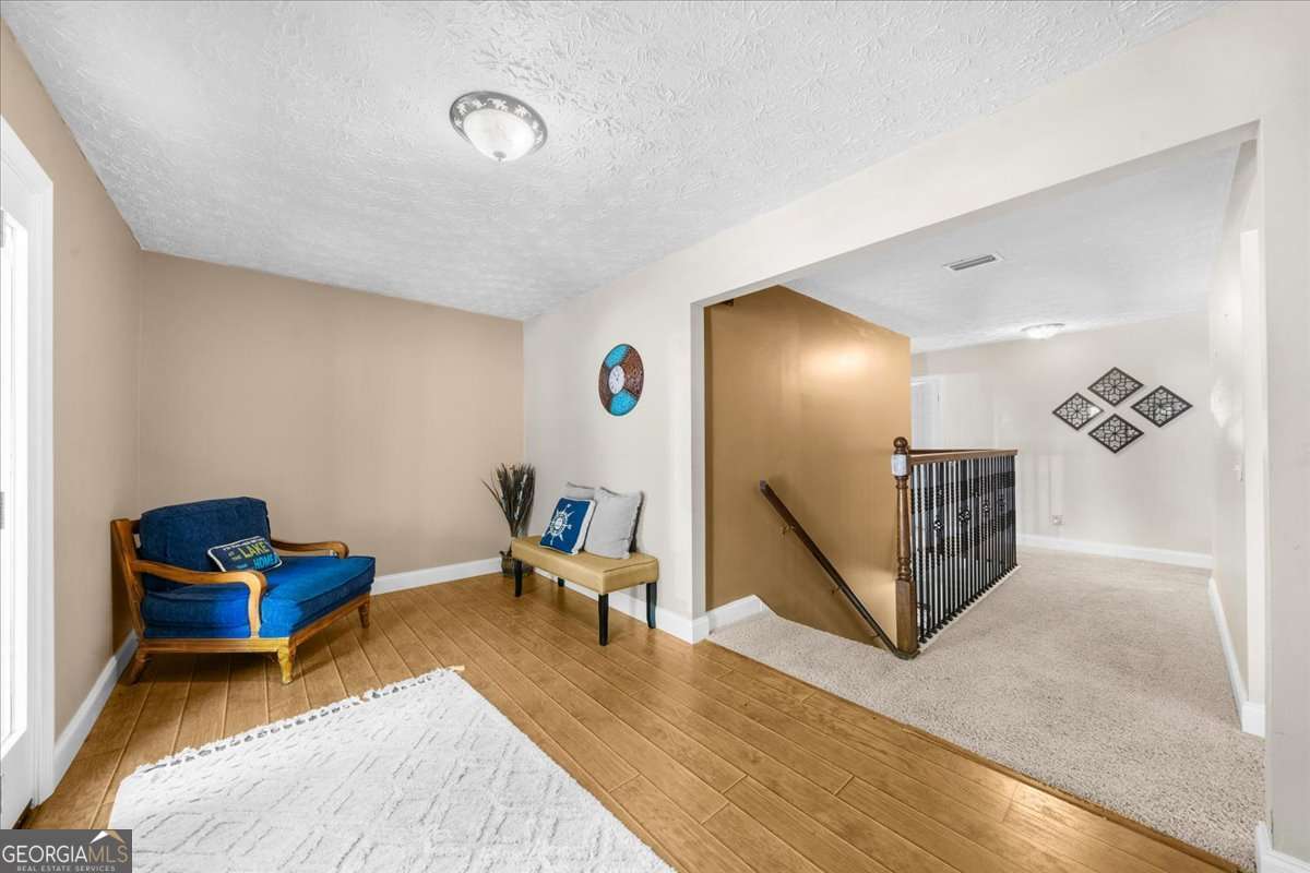 9670 Lee Circle Property Photo 7