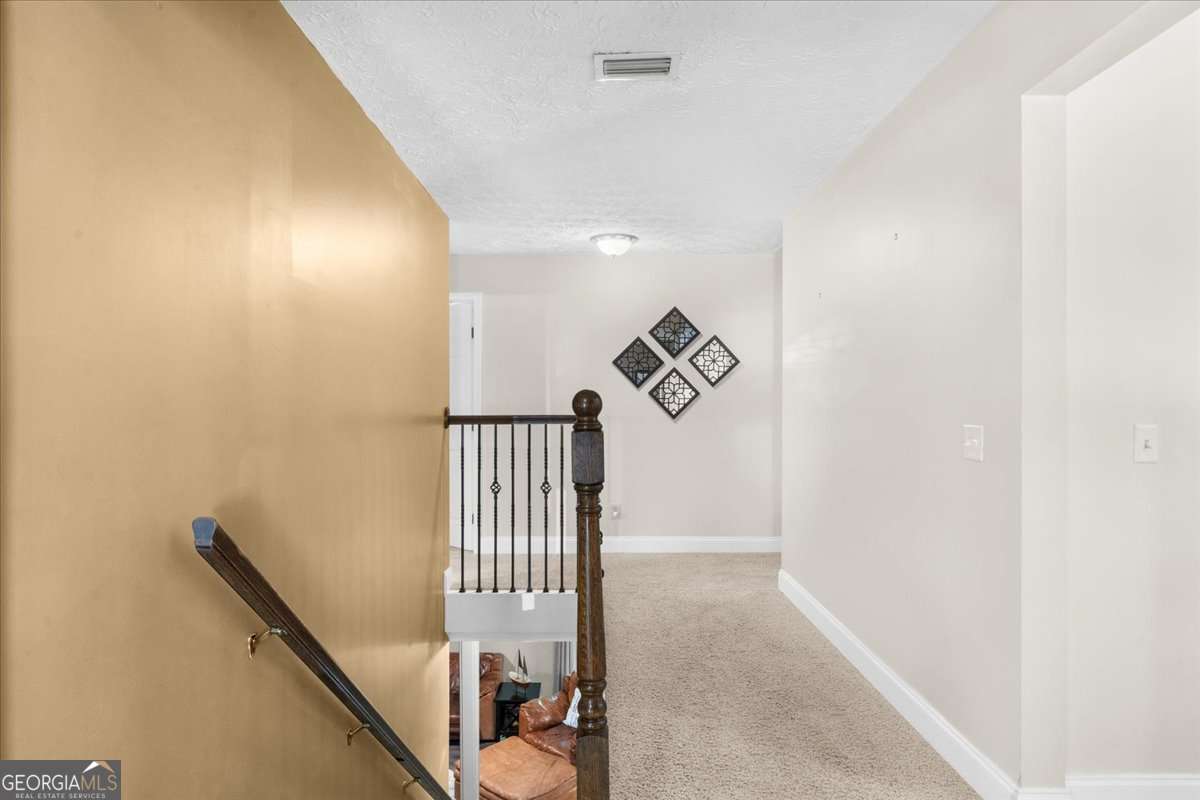 9670 Lee Circle Property Photo 8