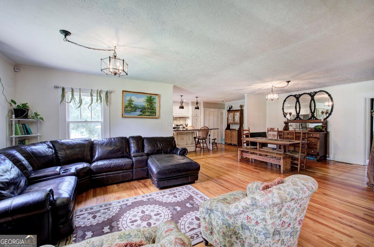 2135 Bellview Road Property Photo 13