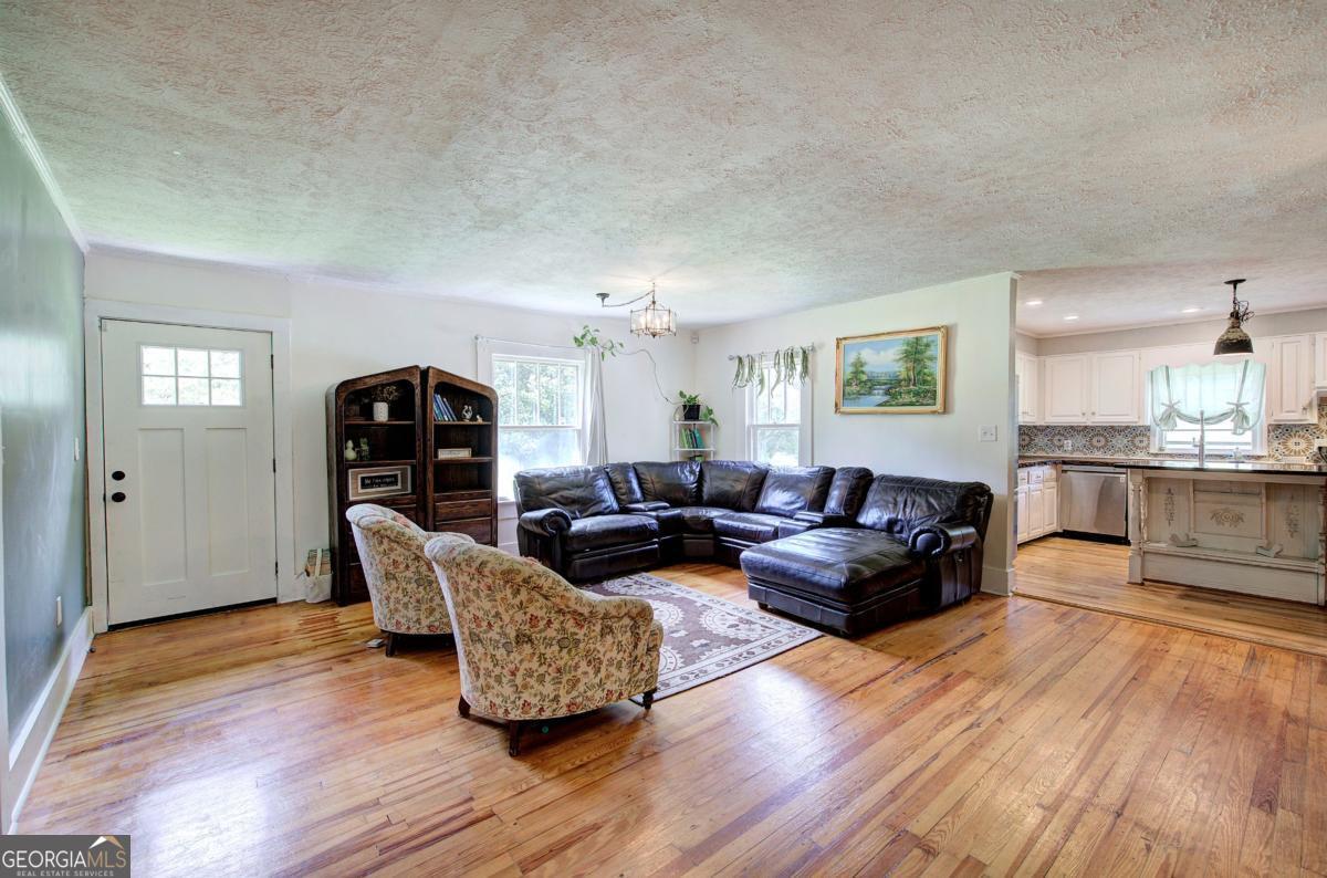 2135 Bellview Road Property Photo 14